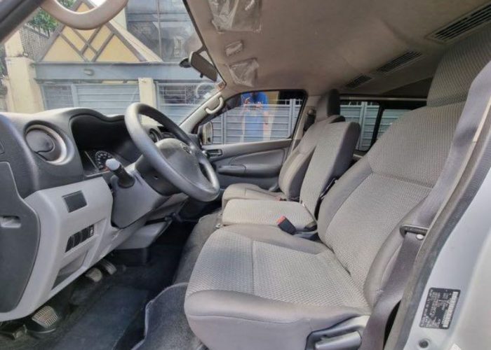 Nissan N350 Urvan for rent Manila